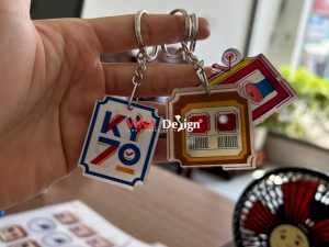 In móc khóa mica theo yêu cầu làm quà tặng sự kiện, quà tặng khách hàng - VINADESIGN