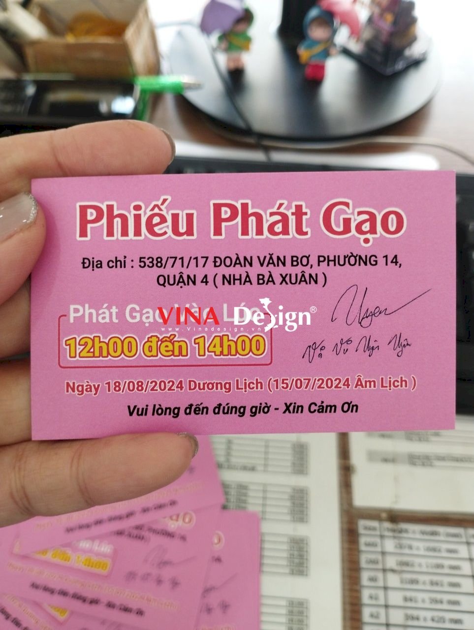 In thẻ giấy làm phiếu phát gạo, phát quà từ thiện, in giấy C300 - VINADESIGN