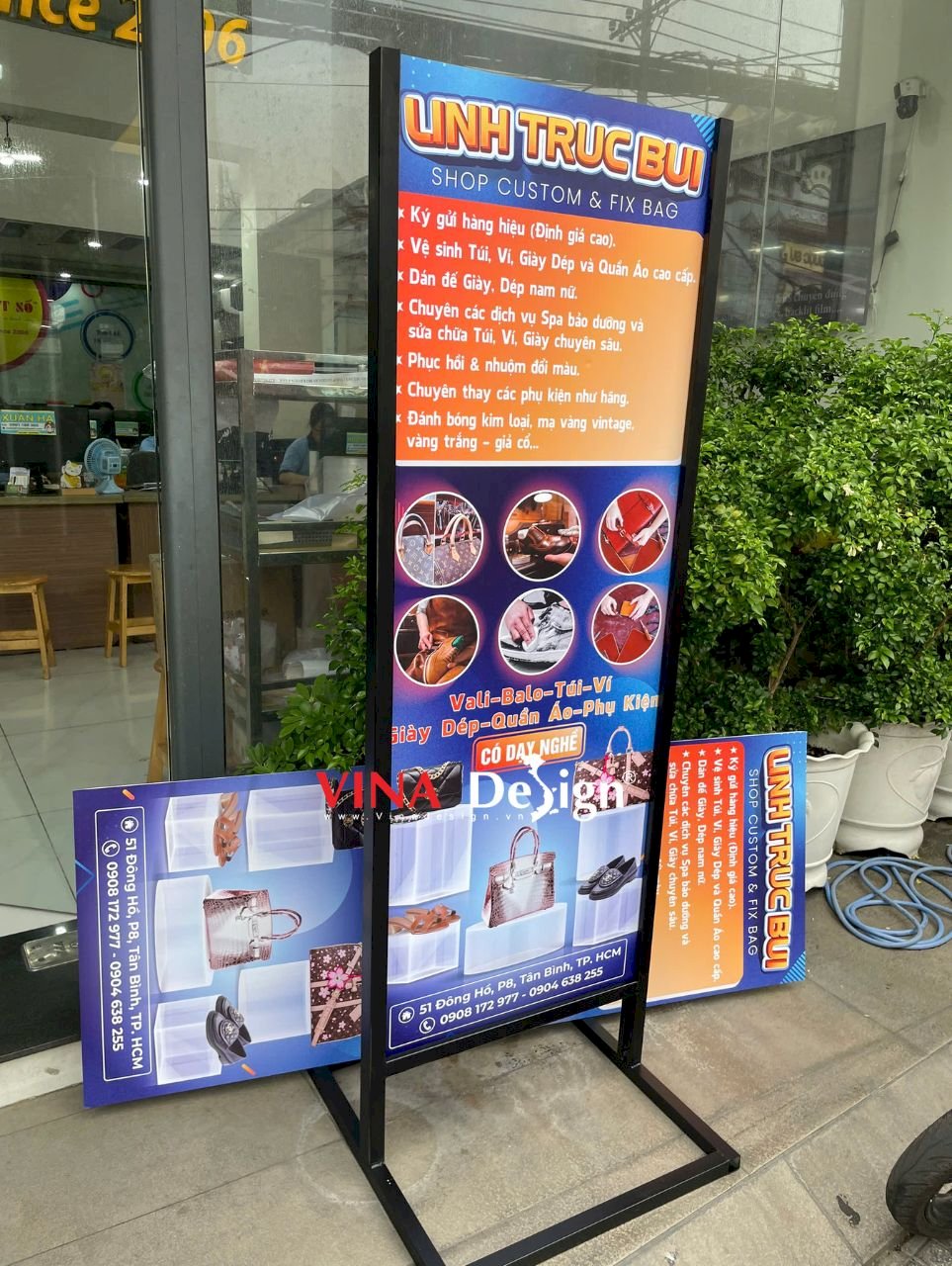 Standee khung sắt ngoài trời lắp poster formex giới thiệu sản phẩm & dịch vụ shop đồ hiệu - VINADESIGN