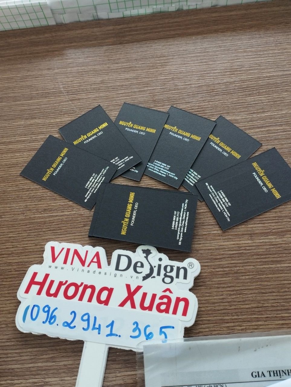 Card visit ép kim vàng, bạc 2 mặt, giấy mỹ thuật đen sang trọng - In name card số lượng ít - VINADESIGN