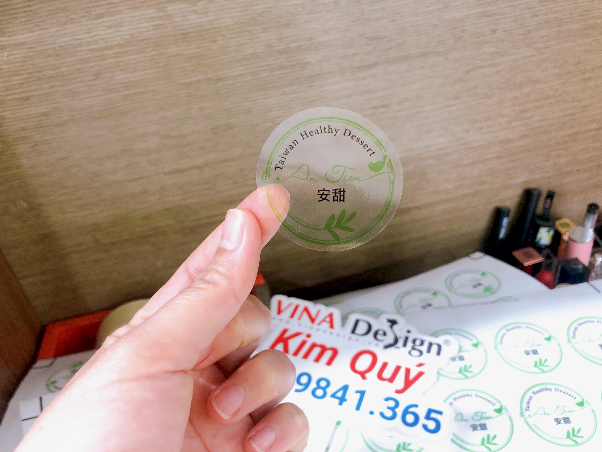 Tem nhãn đồ ăn vặt Đài Loan, tem dán tròn in Decal trong suốt, cắt bế sẵn từng tem - VINADESIGN