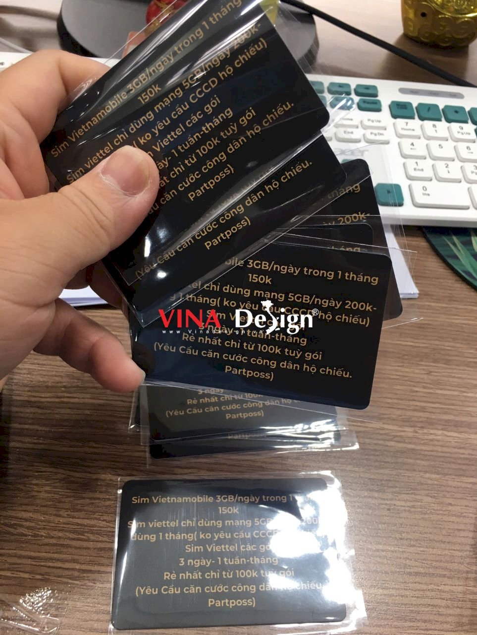 In thẻ card nhựa cứng giới thiệu thông tin dịch vụ - In thẻ nhựa số lượng ít theo yêu cầu