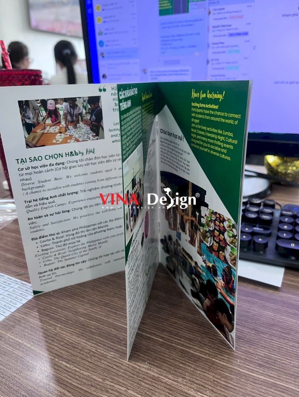 Thiết kế in ấn catalogue theo yêu cầu - In 1 quyển catalog khổ A5 giới thiệu công ty tư vấn du học - VINADESIGN