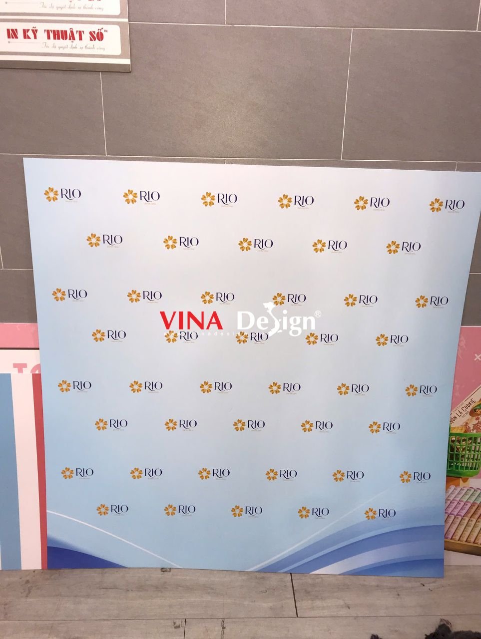 In PP cán Formex làm background logo phòng khám Dental Clinic trang trí khu vực lễ tân - VINADESIGN