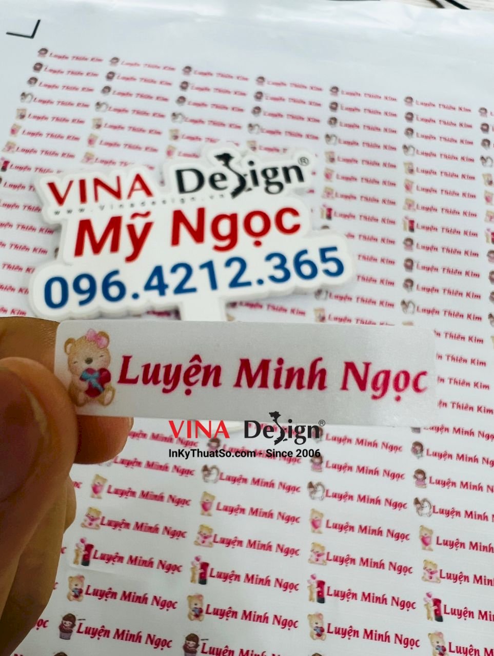 Nhãn tên dán đồ dùng học tập, in decal cắt bế sẵn - VINADESIGN