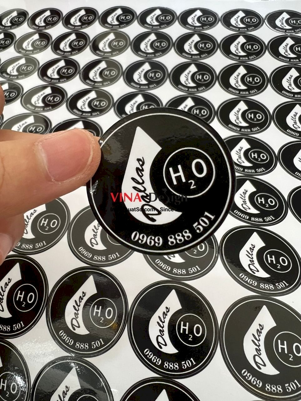 Tem nhãn dán hộp bánh, in decal nhựa sữa tem nhãn hình tròn - VINADESIGN