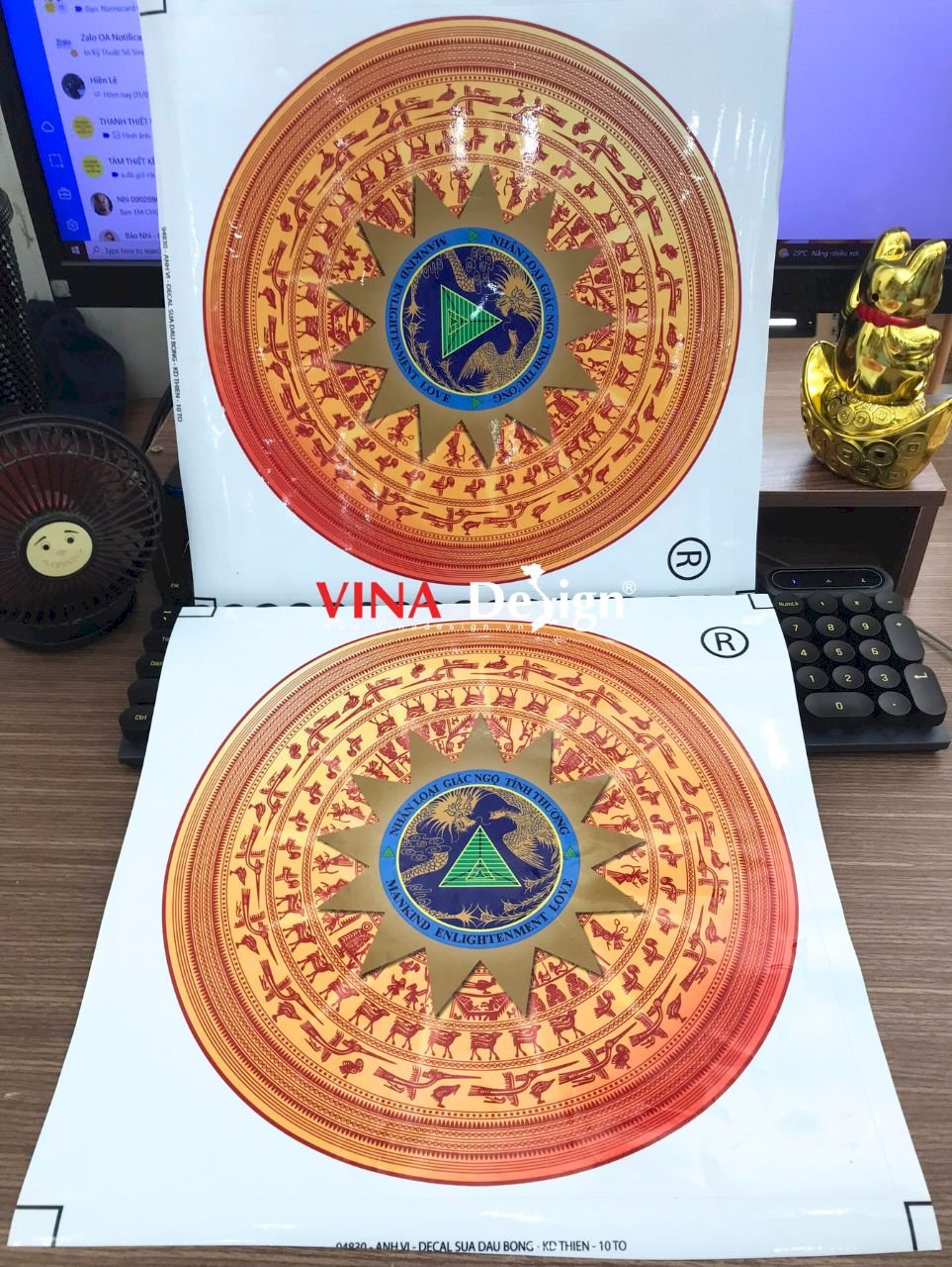 In hình lên decal, in decal dán khổ lớn, in decal trang trí - VINADESIGN