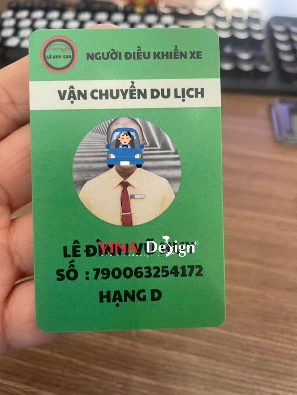 In thẻ nhựa số lượng ít làm thẻ đeo tên tài xế công ty vận tải - VINADESIGN