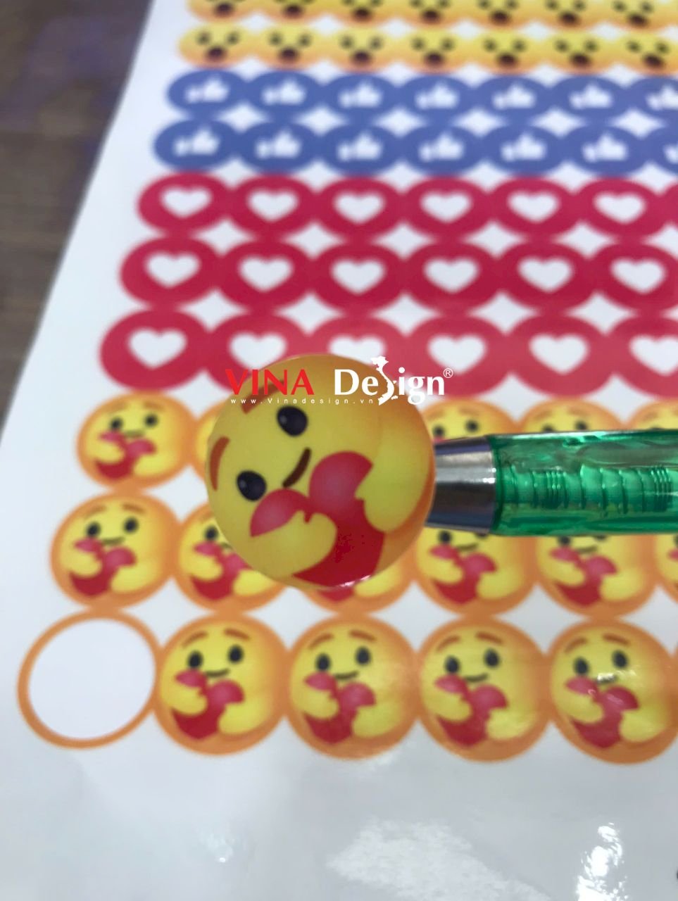 In sticker dán theo yêu cầu - In decal sticker Emoticon biểu tượng cảm xúc - VINADESIGN